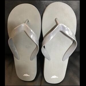 Roots gray flip flop size M